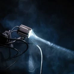 Lezyne Super HB STVZO E1000 Feu Avant Pour Vélo électrique -Pièces Vélo route Magasin de vente 4710582549243LezyneSuperHBSTVZOE1000E BikeFrontlicht1 LED ESPHB V104AE Action1