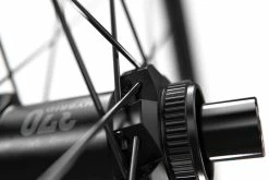 Dt-swiss Roue Avant HU 1900 Spline® 27,5" 35mm CL Boost -Pièces Vélo route Magasin de vente DTSwiss HU 1900 ProductDetail Hub 002 1920px4im29dVzUqDOj