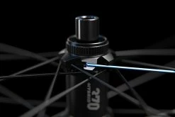 Dt-swiss Roue Avant HU 1900 Spline® 27,5" 35mm CL Boost -Pièces Vélo route Magasin de vente DTSwiss Hybrid Utility Spoke Cut 1920px4G65njEMlvgX0